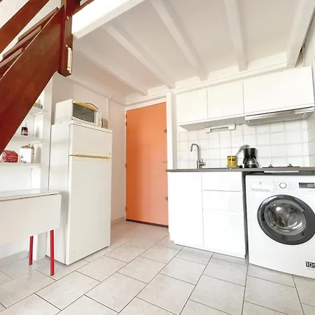 2 Pieces Avec Mezzanine, Parking, A 300m De La Et Commerces - Fr-1-338-502